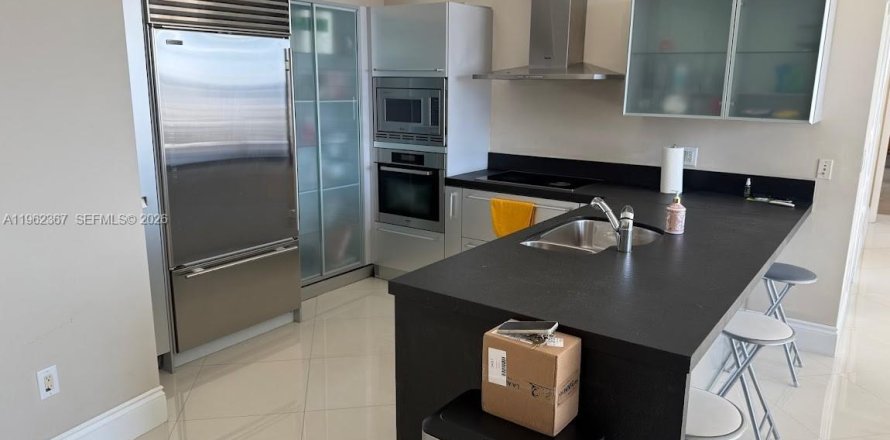 Condo à Sunny Isles Beach, Floride, 2 chambres  № 2024269