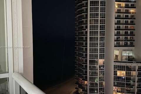 Copropriété à vendre à Sunny Isles Beach, Floride: 2 chambres, 146.51 m2 № 2024269 - photo 4