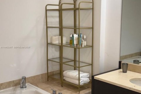 Copropriété à vendre à Sunny Isles Beach, Floride: 2 chambres, 146.51 m2 № 2024269 - photo 14