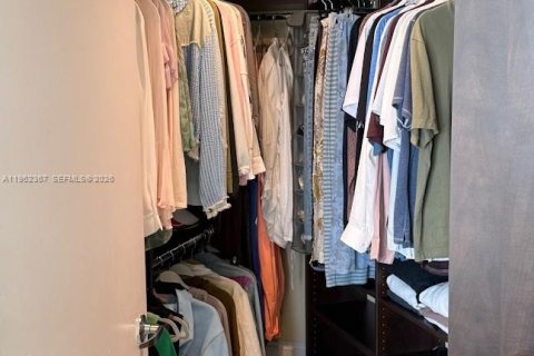 Copropriété à vendre à Sunny Isles Beach, Floride: 2 chambres, 146.51 m2 № 2024269 - photo 13