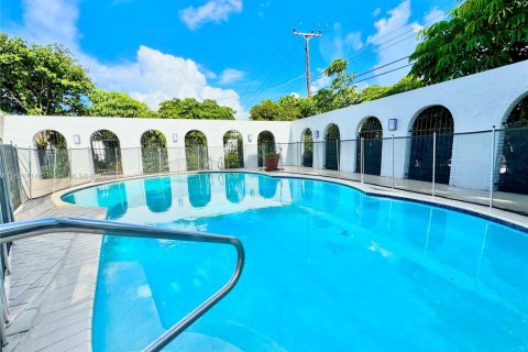 Casa en venta en Hollywood, Florida, 4 dormitorios, 246.01 m2 № 1779639 - foto 28