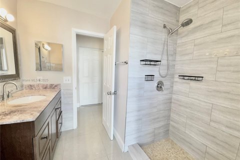 Casa en venta en Hollywood, Florida, 4 dormitorios, 246.01 m2 № 1779639 - foto 22