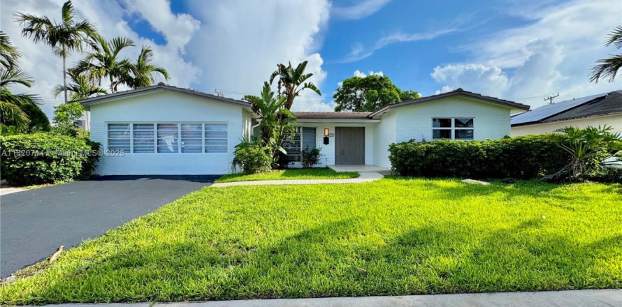 Casa en Hollywood, Florida 4 dormitorios, 246.01 m2 № 1779639