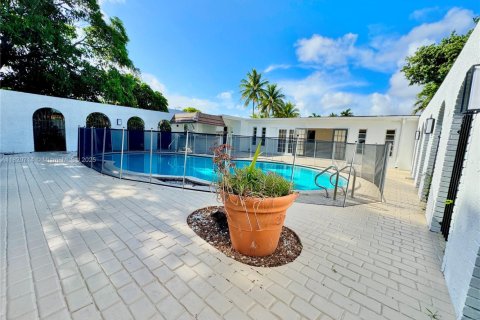 Casa en venta en Hollywood, Florida, 4 dormitorios, 246.01 m2 № 1779639 - foto 25