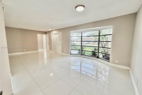 Casa en venta en Hollywood, Florida, 4 dormitorios, 246.01 m2 № 1779639 - foto 7