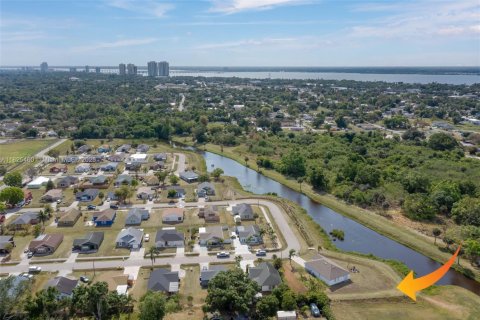 Casa en venta en Fort Myers, Florida, 4 dormitorios, 173.26 m2 № 1936557 - foto 20