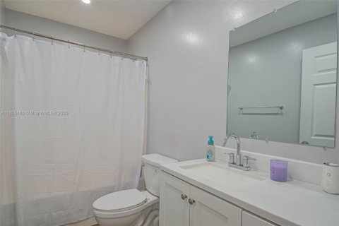 Casa en venta en Fort Myers, Florida, 4 dormitorios, 173.26 m2 № 1936557 - foto 15