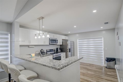 Villa ou maison à vendre à Fort Myers, Floride: 4 chambres, 173.26 m2 № 1936557 - photo 7