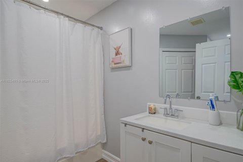 Casa en venta en Fort Myers, Florida, 4 dormitorios, 173.26 m2 № 1936557 - foto 11