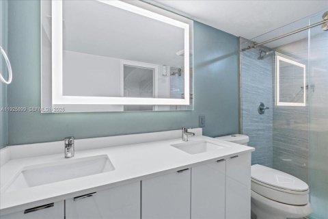 Condominio en venta en Coconut Creek, Florida, 2 dormitorios, 107.4 m2 № 1984439 - foto 14