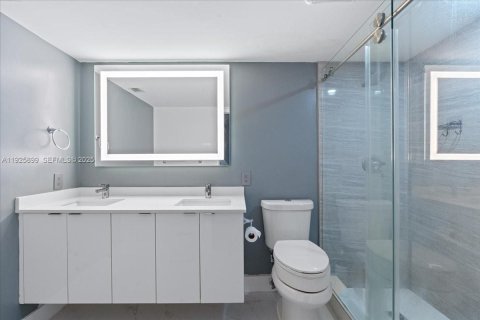 Condominio en venta en Coconut Creek, Florida, 2 dormitorios, 107.4 m2 № 1984439 - foto 13