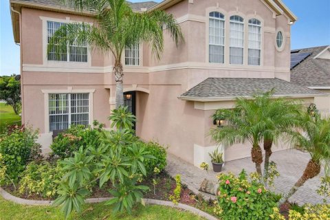 House in Orlando, Florida 4 bedrooms, 275.27 sq.m. № 1592012 - photo 1
