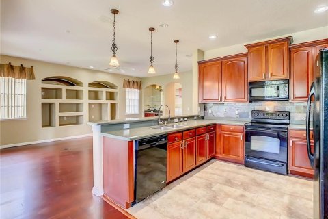 House in Orlando, Florida 4 bedrooms, 275.27 sq.m. № 1592012 - photo 5