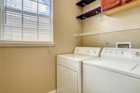 House in Orlando, Florida 4 bedrooms, 275.27 sq.m. № 1592012 - photo 6