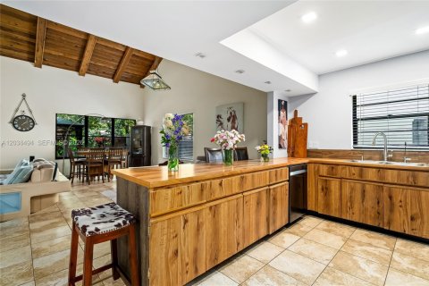 Townhouse in Hollywood, Florida 3 bedrooms, 185.34 sq.m. № 2086393 - photo 17
