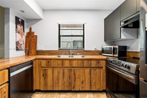 Townhouse in Hollywood, Florida 3 bedrooms, 185.34 sq.m. № 2086393 - photo 16