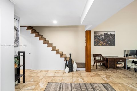 Townhouse in Hollywood, Florida 3 bedrooms, 185.34 sq.m. № 2086393 - photo 13