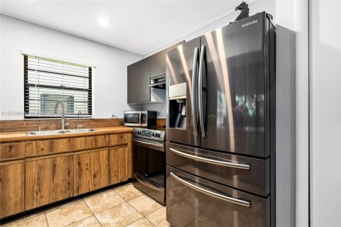 Townhouse in Hollywood, Florida 3 bedrooms, 185.34 sq.m. № 2086393 - photo 15