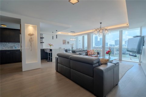Condo in Miami Beach, Florida, 1 bedroom  № 1887431 - photo 4