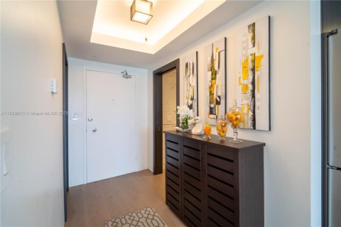 Condo in Miami Beach, Florida, 1 bedroom  № 1887431 - photo 11