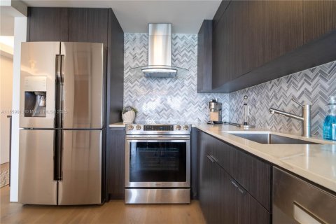 Condo in Miami Beach, Florida, 1 bedroom  № 1887431 - photo 8