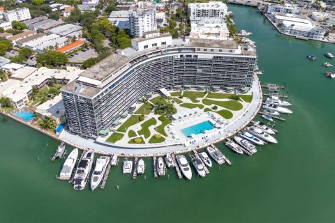 Condo in Miami Beach, Florida, 1 bedroom  № 1887431 - photo 18