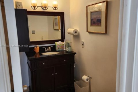 Condo in Wilton Manors, Florida, 1 bedroom № 1939728 - photo 2