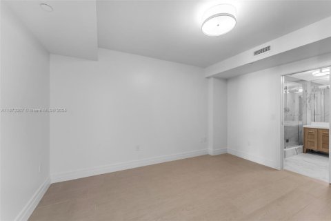 Copropriété à vendre à Miami Beach, Floride: 2 chambres, 135.92 m2 № 1924188 - photo 14