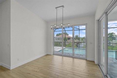 House in North Port, Florida 3 bedrooms, 205.41 sq.m. № 1831347 - photo 20