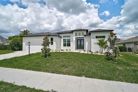 House in North Port, Florida 3 bedrooms, 205.41 sq.m. № 1831347 - photo 6