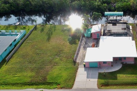 House in Punta Gorda, Florida 3 bedrooms, 157.47 sq.m. № 1819062 - photo 6