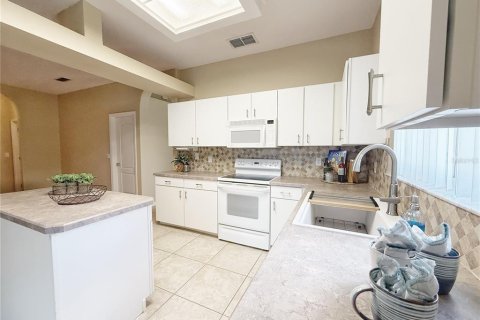 House in Clermont, Florida 3 bedrooms, 161.19 sq.m. № 1802166 - photo 8
