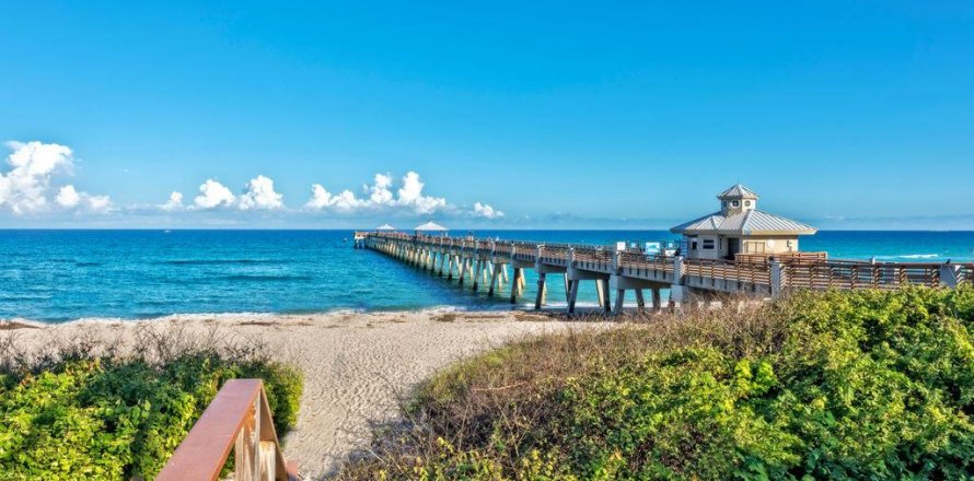 Adosado en Juno Beach, Florida 2 dormitorios, 149.76 m2 № 1142259