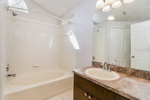 Villa ou maison à louer à Lutz, Floride: 4 chambres, 122.82 m2 № 2380865 - photo 10