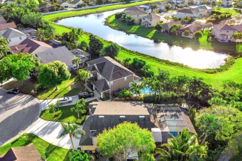 Casa en venta en Palm City, Florida, 4 dormitorios, 280.56 m2 № 1026986 - foto 1