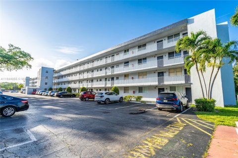 Copropriété à vendre à Miami, Floride: 1 chambre, 93.09 m2 № 1940239 - photo 28