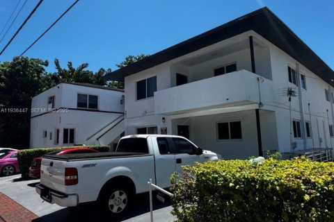 House in Miami, Florida 1 bedroom, 60.01 sq.m. № 1994425 - photo 5