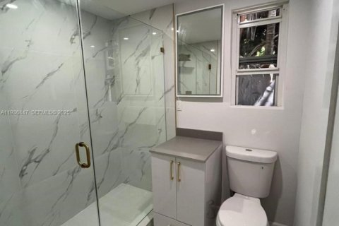 House in Miami, Florida 1 bedroom, 60.01 sq.m. № 1994425 - photo 1