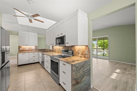 House in Bradenton, Florida 2 bedrooms, 215.07 sq.m. № 1798111 - photo 14