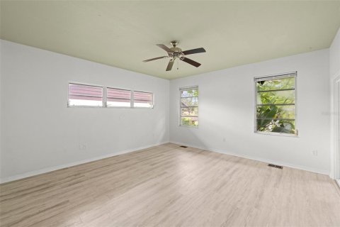 House in Bradenton, Florida 2 bedrooms, 215.07 sq.m. № 1798111 - photo 19