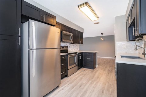 Condo in Orlando, Florida, 3 bedrooms  № 1845391 - photo 10