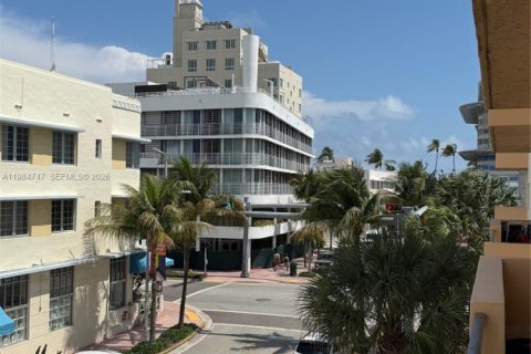 Copropriété à vendre à Miami Beach, Floride: 2 chambres, 91.04 m2 № 2047375 - photo 17