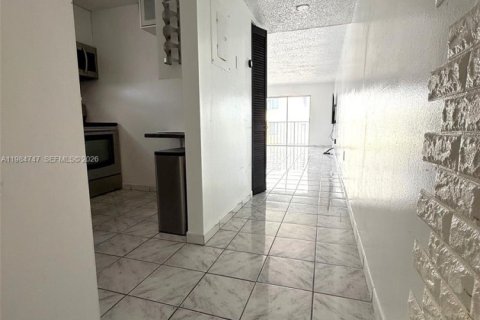 Copropriété à vendre à Miami Beach, Floride: 2 chambres, 91.04 m2 № 2047375 - photo 11