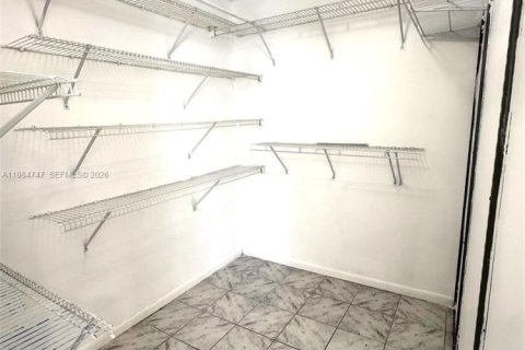 Copropriété à vendre à Miami Beach, Floride: 2 chambres, 91.04 m2 № 2047375 - photo 16