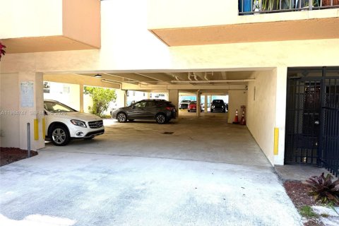 Copropriété à vendre à Miami Beach, Floride: 2 chambres, 91.04 m2 № 2047375 - photo 24