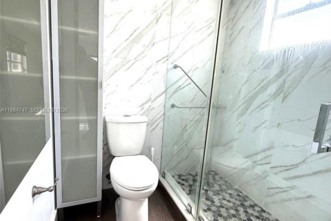 Copropriété à vendre à Miami Beach, Floride: 2 chambres, 91.04 m2 № 2047375 - photo 15