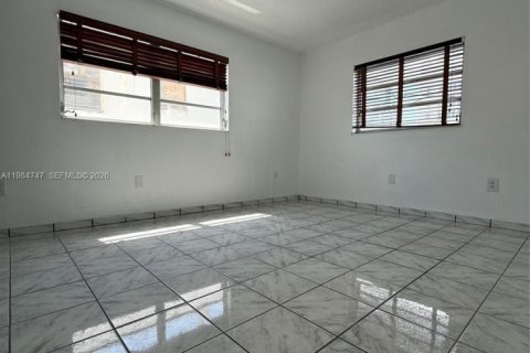 Copropriété à vendre à Miami Beach, Floride: 2 chambres, 91.04 m2 № 2047375 - photo 12