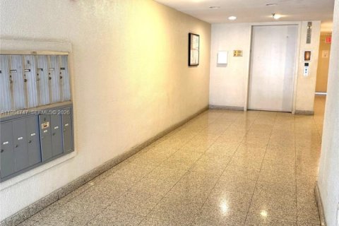 Copropriété à vendre à Miami Beach, Floride: 2 chambres, 91.04 m2 № 2047375 - photo 23