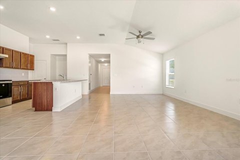 House in Davenport, Florida 3 bedrooms, 107.95 sq.m. № 1911247 - photo 18