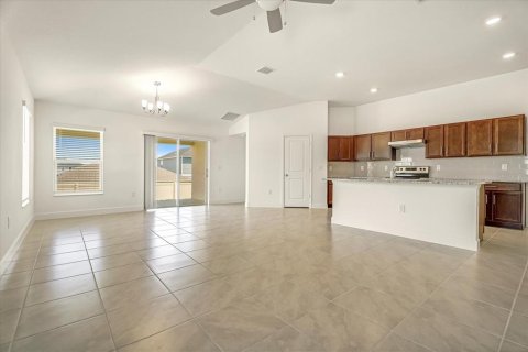 House in Davenport, Florida 3 bedrooms, 107.95 sq.m. № 1911247 - photo 17